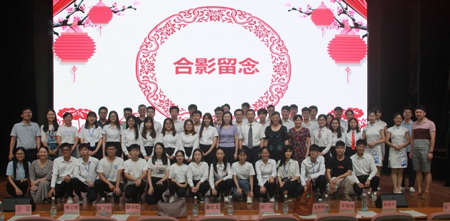 1562137988539066659.jpg 合影留念.jpg